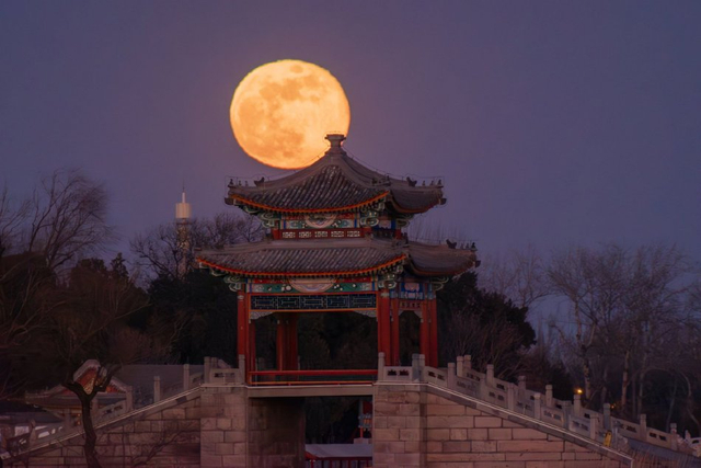 26uuu偷拍亚洲欧洲综合精彩镜头 示例图 - 说明文字