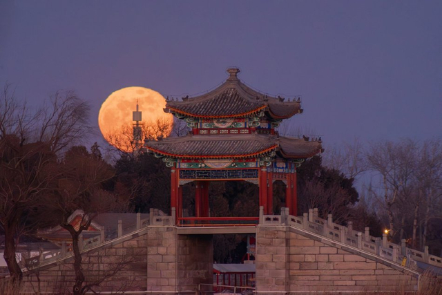 公司公厕小说免费阅读2025最新章节更新 示例图 - 说明文字