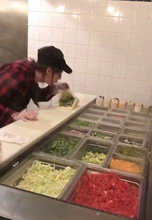 在城市乡村间 gary农民工的奋斗故事 示例图 - 说明文字