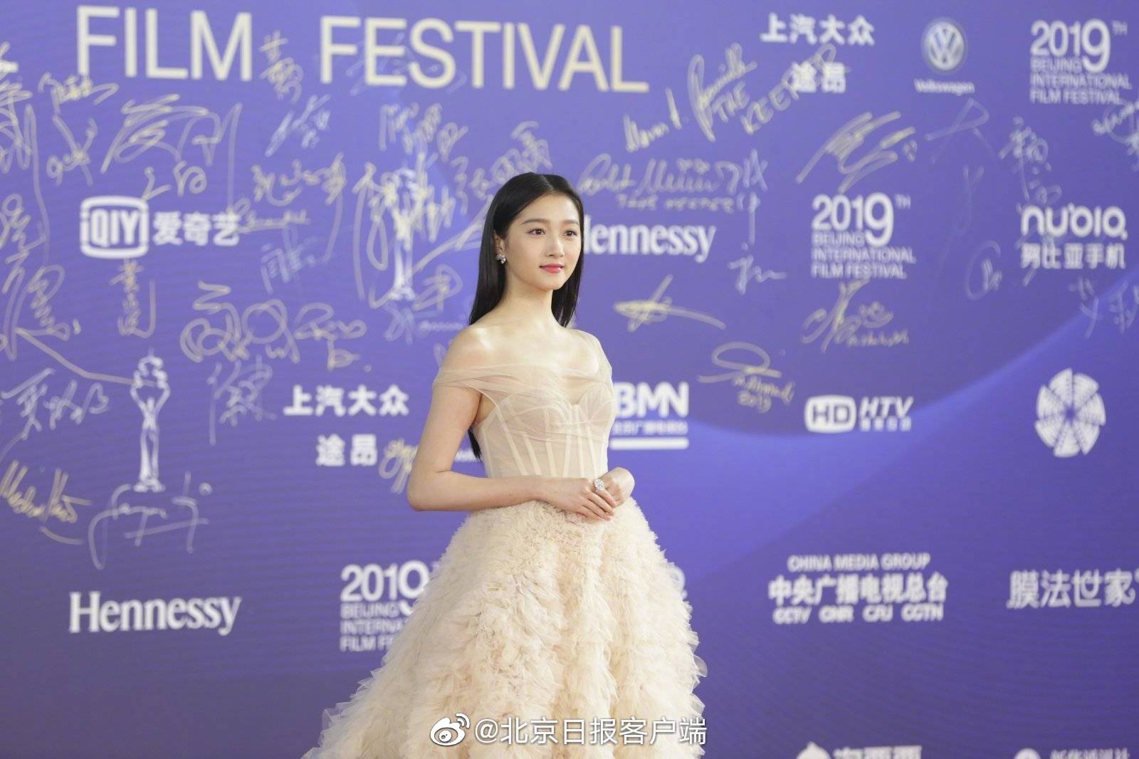 从指尖传出的认真的热情樱花动漫在线播放 示例图 - 说明文字