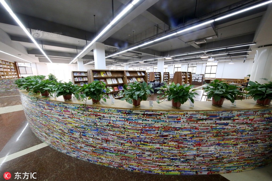 惊人色骚妇公共场合大胆视频曝光 示例图 - 说明文字