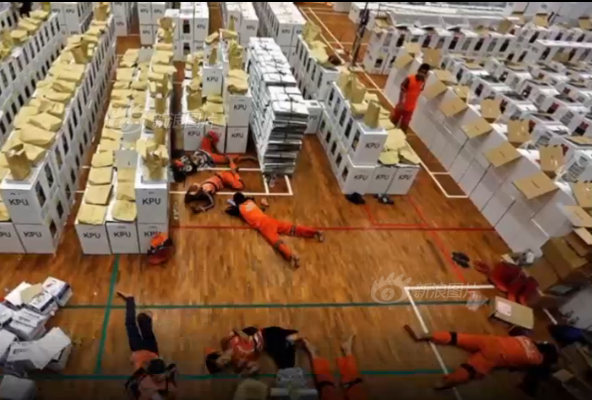 女警花闺房处女学习新技能准备晋升 示例图 - 说明文字