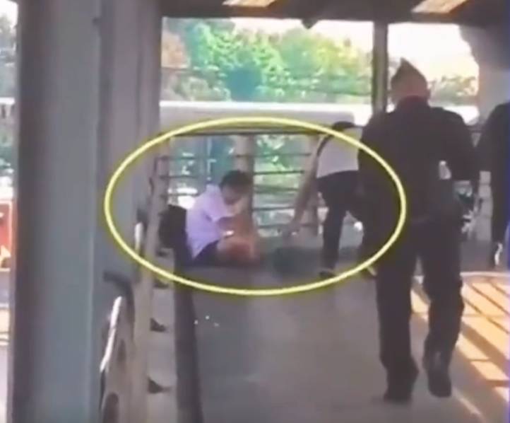 s货大声点c，懒烂你的b，电影高清在线观看 示例图 - 说明文字