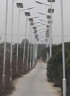 尝心蜜迈开腿尝尝你的草莓 示例图 - 说明文字