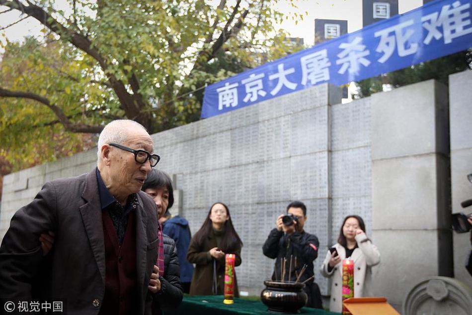 女警花闺房处女学习新技能准备晋升 示例图 - 说明文字