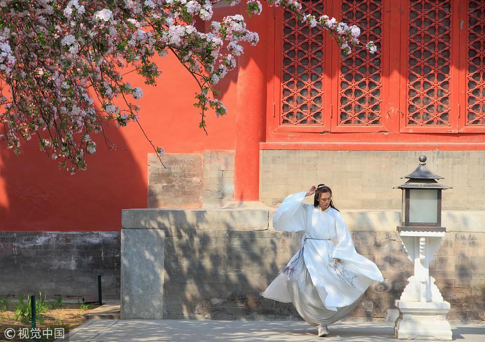 尝心蜜迈开腿尝尝你的草莓 示例图 - 说明文字