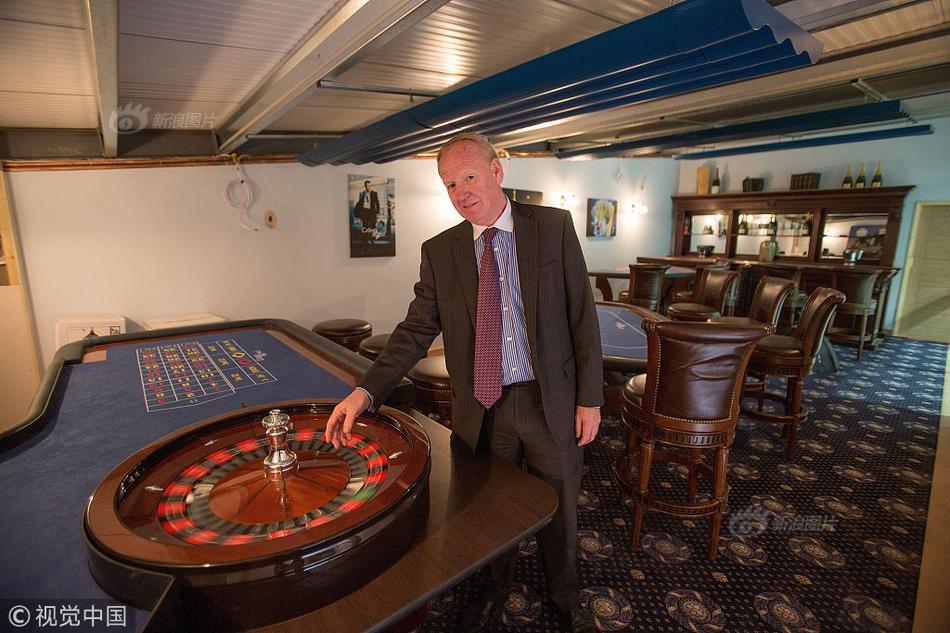 女警花闺房处女学习新技能准备晋升 示例图 - 说明文字