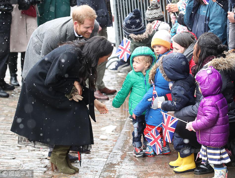 cf电竞新星云悠悠人物介绍游戏攻略 示例图 - 说明文字