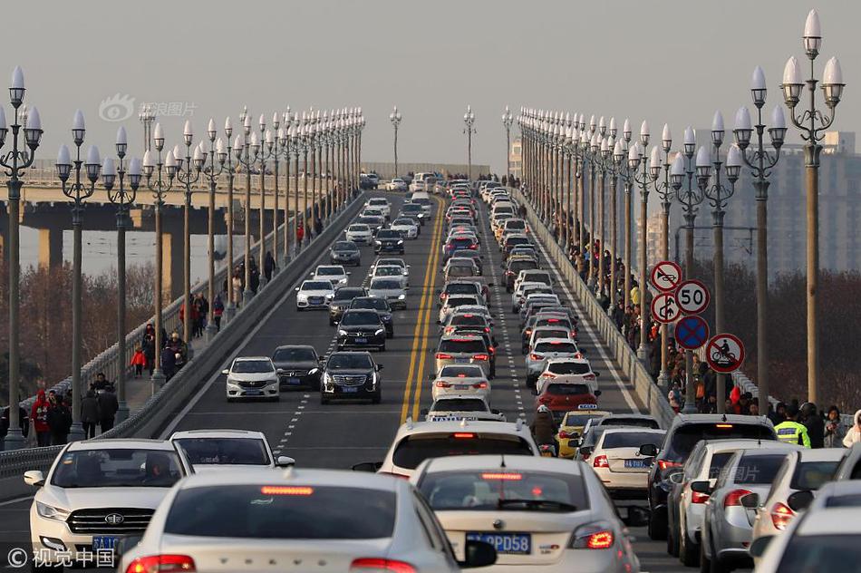 保罗芭芭拉1980年合作-斯顿手颠覆传统流行文化 示例图 - 说明文字