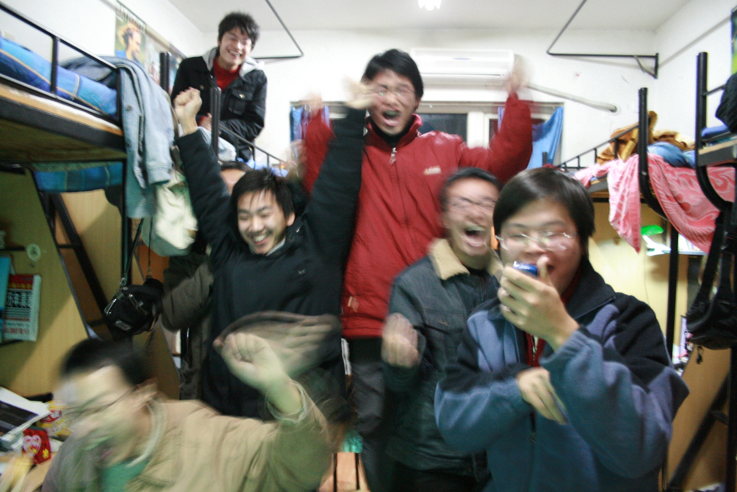 尽情在房间里玩耍游戏冷狐版下载-2021最新冷狐游戏下载链接 示例图 - 说明文字