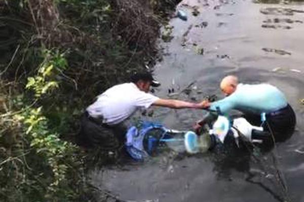 后座小孩带妈妈去姥姥家电子书(姀锡)小说在线全文阅读 示例图 - 说明文字