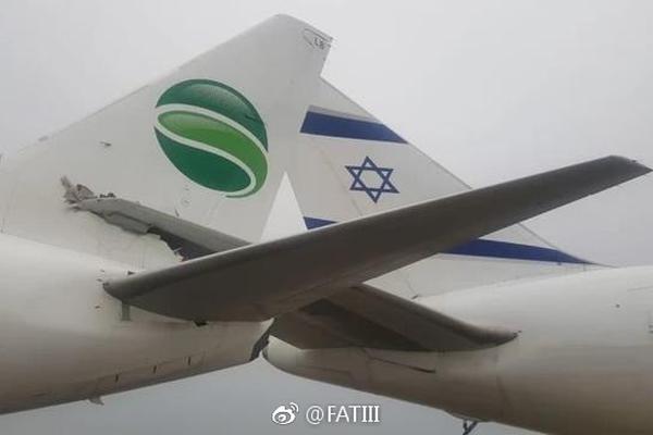 尝心蜜迈开腿尝尝你的草莓 示例图 - 说明文字