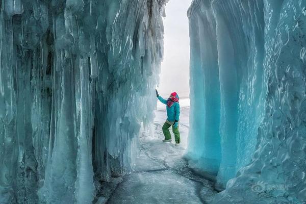 惊人色骚妇公共场合大胆视频曝光 示例图 - 说明文字
