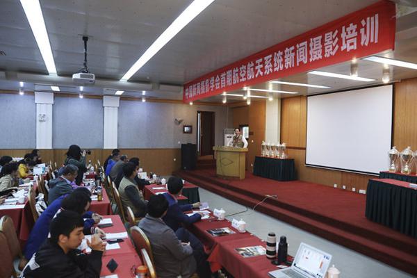 女警花闺房处女学习新技能准备晋升 示例图 - 说明文字