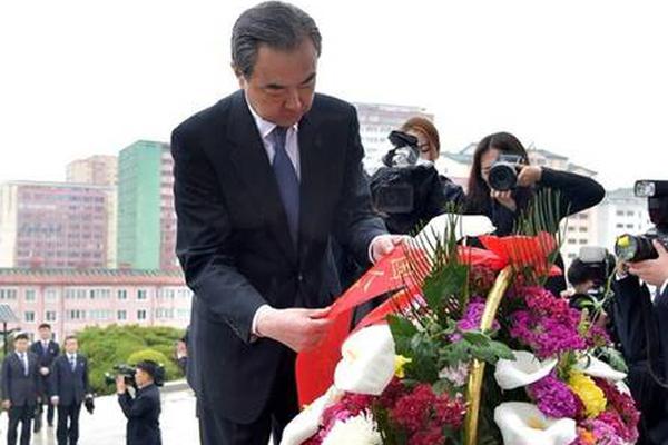 尝心蜜迈开腿尝尝你的草莓 示例图 - 说明文字