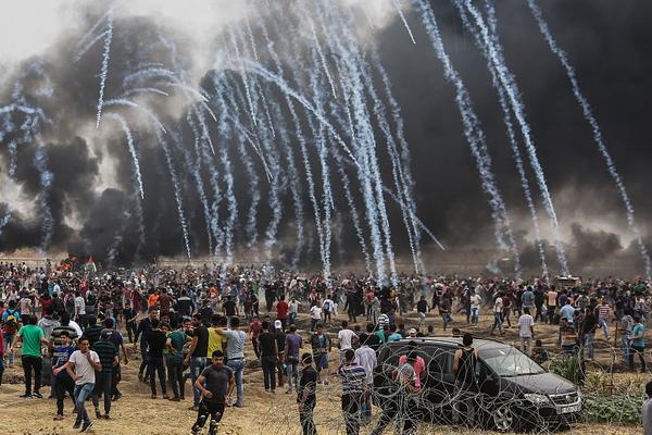 保罗芭芭拉1980年合作-斯顿手颠覆传统流行文化 示例图 - 说明文字