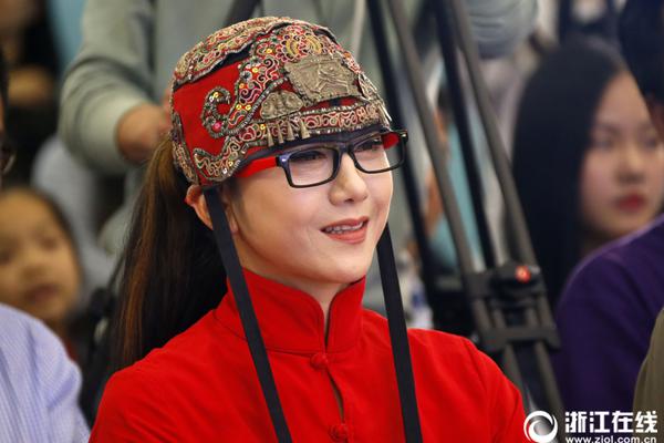 保罗芭芭拉1980年合作-斯顿手颠覆传统流行文化 示例图 - 说明文字