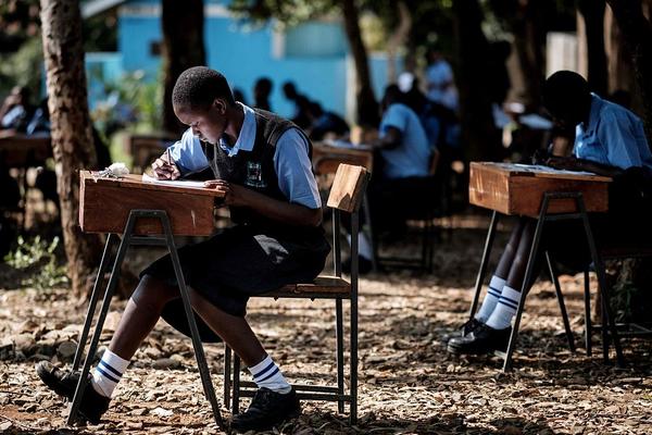 8x8x多重含义数学科技文化中应用 示例图 - 说明文字