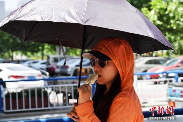 保罗芭芭拉1980年合作-斯顿手颠覆传统流行文化 示例图 - 说明文字