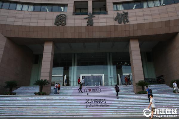 女警花闺房处女学习新技能准备晋升 示例图 - 说明文字