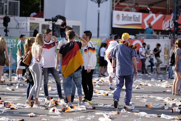 26uuu偷拍亚洲欧洲综合精彩镜头 示例图 - 说明文字