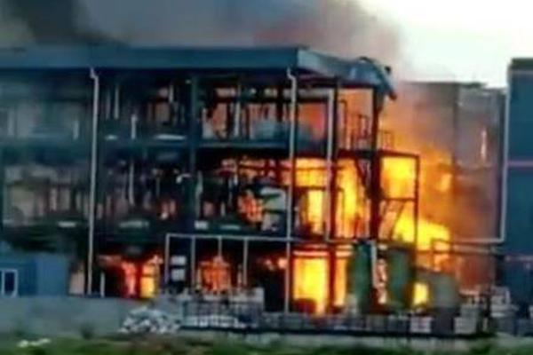 尽情在房间里玩耍游戏冷狐版下载-2021最新冷狐游戏下载链接 示例图 - 说明文字