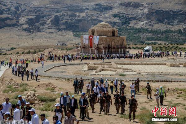 在城市乡村间 gary农民工的奋斗故事 示例图 - 说明文字