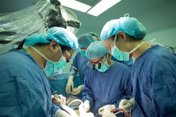 惊人色骚妇公共场合大胆视频曝光 示例图 - 说明文字