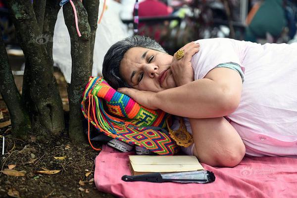 女警花闺房处女学习新技能准备晋升 示例图 - 说明文字