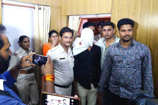 女警花闺房处女学习新技能准备晋升 示例图 - 说明文字