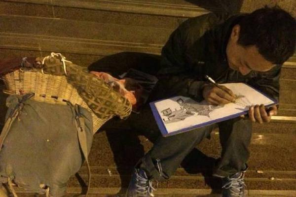 惊人色骚妇公共场合大胆视频曝光 示例图 - 说明文字