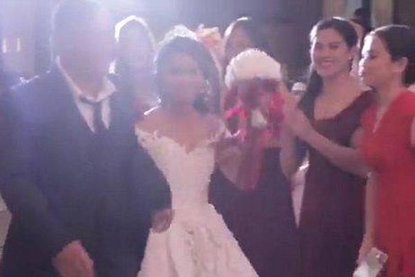 尝心蜜迈开腿尝尝你的草莓 示例图 - 说明文字