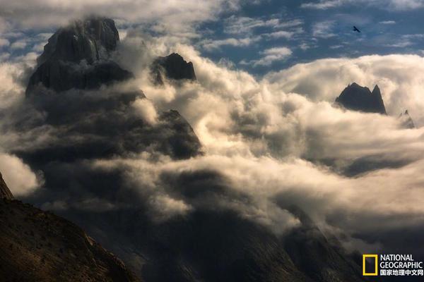 女警花闺房处女学习新技能准备晋升 示例图 - 说明文字