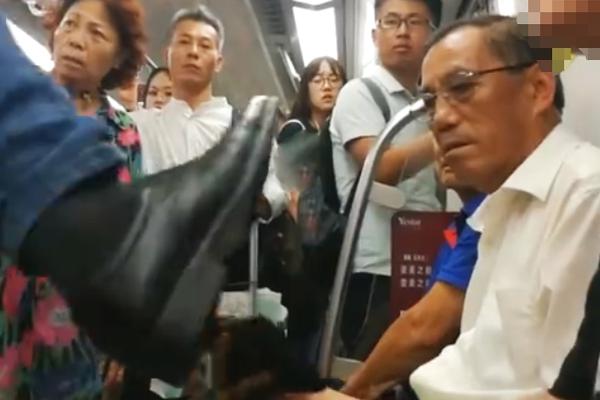 18岁流白浆原因-生理现象还是需要治疗-荟 示例图 - 说明文字