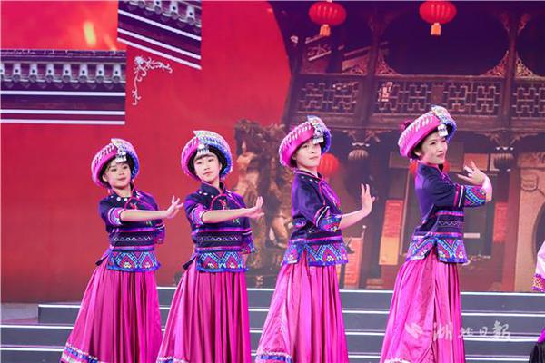 1000部18岁啪啪啪视频-少年之痛杨妞花希望 示例图 - 说明文字