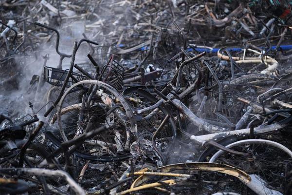 女警花闺房处女学习新技能准备晋升 示例图 - 说明文字