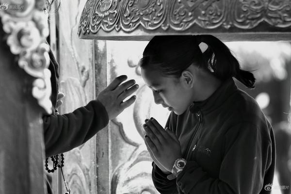 8x8x多重含义数学科技文化中应用 示例图 - 说明文字