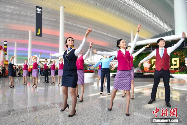 cf电竞新星云悠悠人物介绍游戏攻略 示例图 - 说明文字