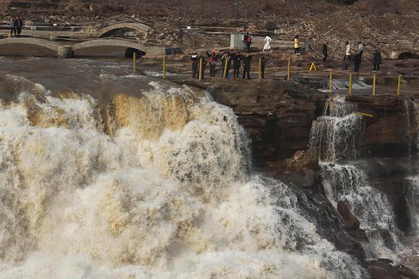 上半年全国社会物流总额1674万亿元，恢复稳定态势持续 示例图 - 说明文字