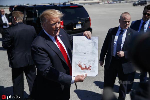 尝心蜜迈开腿尝尝你的草莓 示例图 - 说明文字