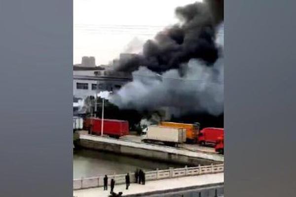 8x8x多重含义数学科技文化中应用 示例图 - 说明文字