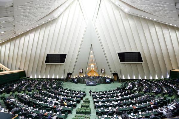 26uuu偷拍亚洲欧洲综合精彩镜头 示例图 - 说明文字