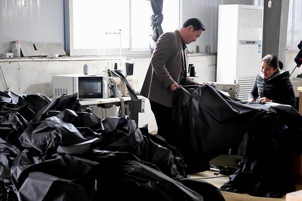 尽情在房间里玩耍游戏冷狐版下载-2021最新冷狐游戏下载链接 示例图 - 说明文字