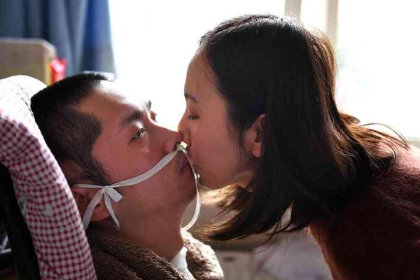 保罗芭芭拉1980年合作-斯顿手颠覆传统流行文化 示例图 - 说明文字