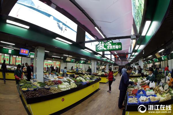 尝心蜜迈开腿尝尝你的草莓 示例图 - 说明文字