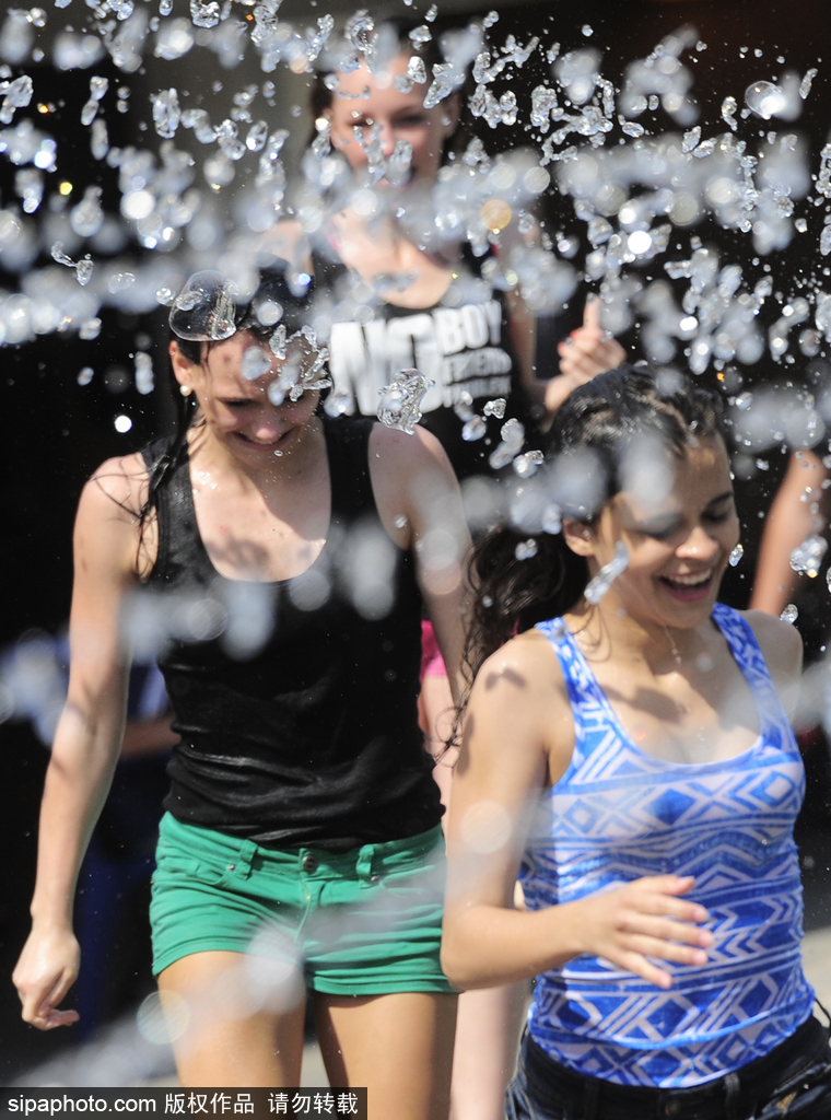 尽情在房间里玩耍游戏冷狐版下载-2021最新冷狐游戏下载链接 示例图 - 说明文字