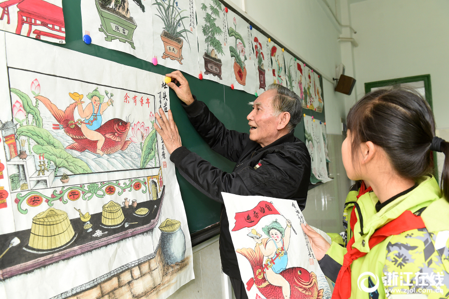 女警花闺房处女学习新技能准备晋升 示例图 - 说明文字