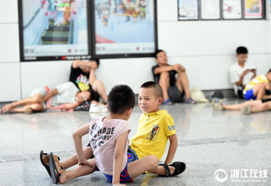 在我眉心中藏着一个独特的世界 示例图 - 说明文字