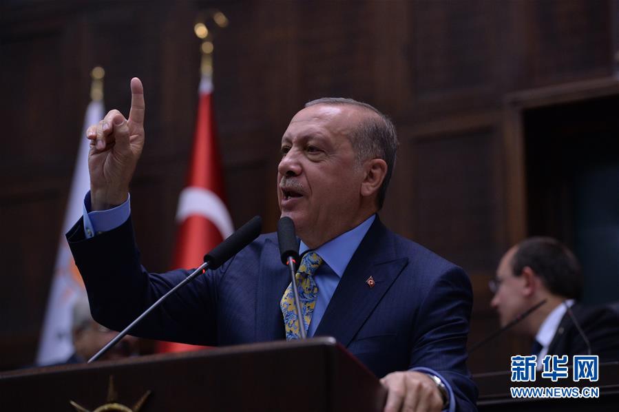 惊人色骚妇公共场合大胆视频曝光 示例图 - 说明文字