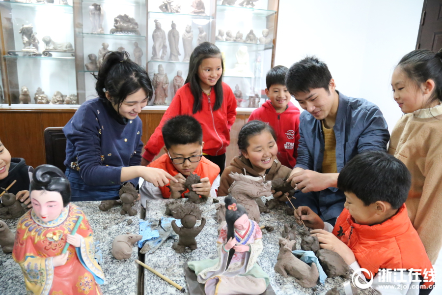 区av电影国产伦精品一二三区日韩av 示例图 - 说明文字